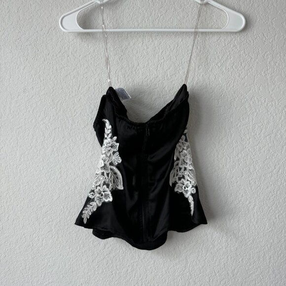 Princess Polly black satin tube top with white lace appliqué🕊️🍸🖤☁️ - Picture 8 of 8